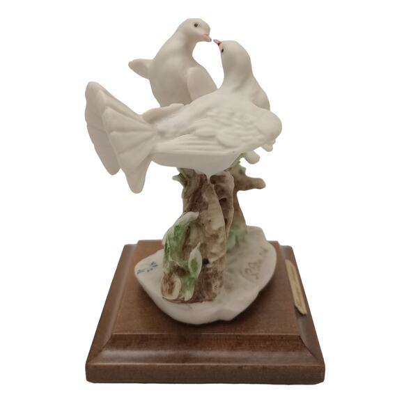 Giuseppe Armani Kissing Doves On A Branch Sculpture - Picture 3 of 6